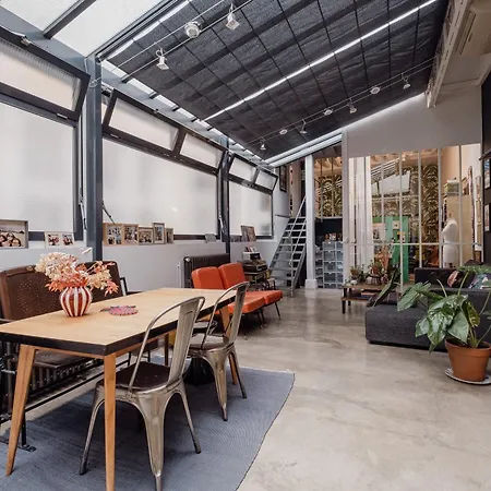 Veeve - Industrial Chic Apartmán